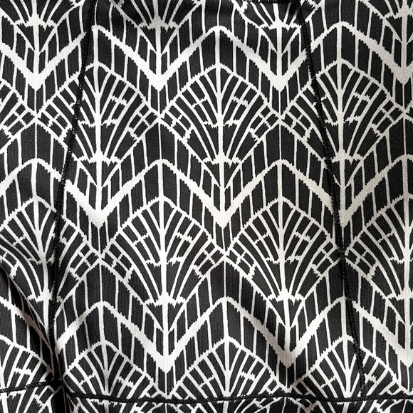 TITLE NINE Black & White Printed Skorts Size XS - Picture 2 of 8